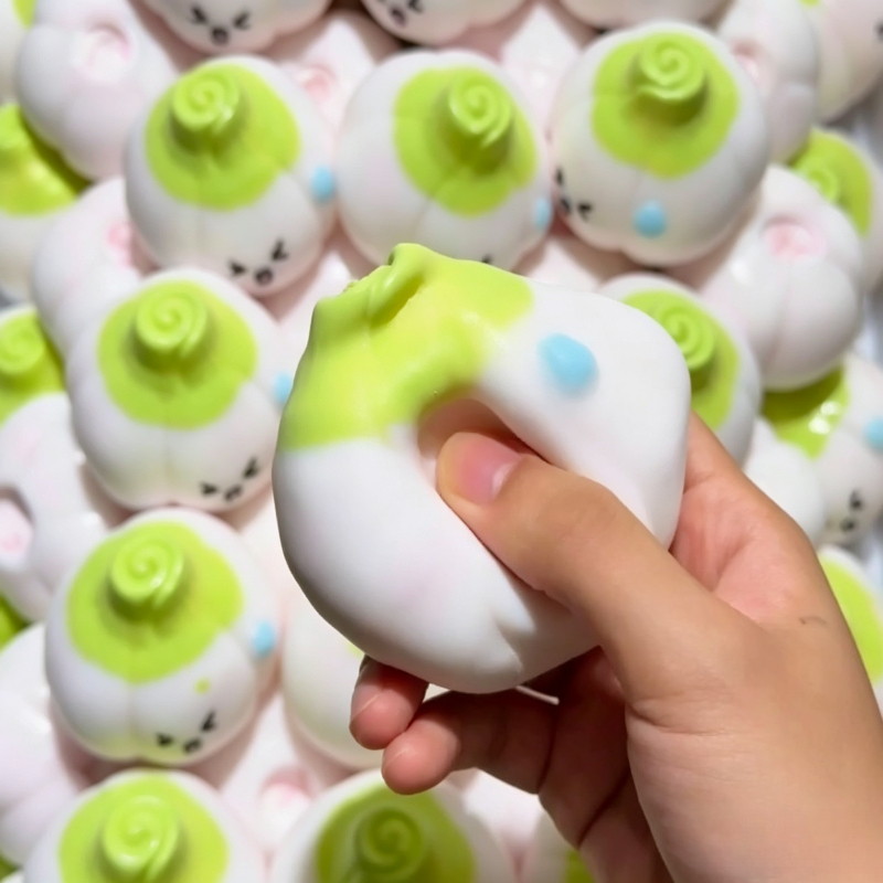 かわいい絵文字のニンニク ﻿ スクイッシー ストレスボール  - Party Games For Adults And Kids のレビューと価格